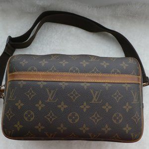 Authentic Louis Vuitton Reporter